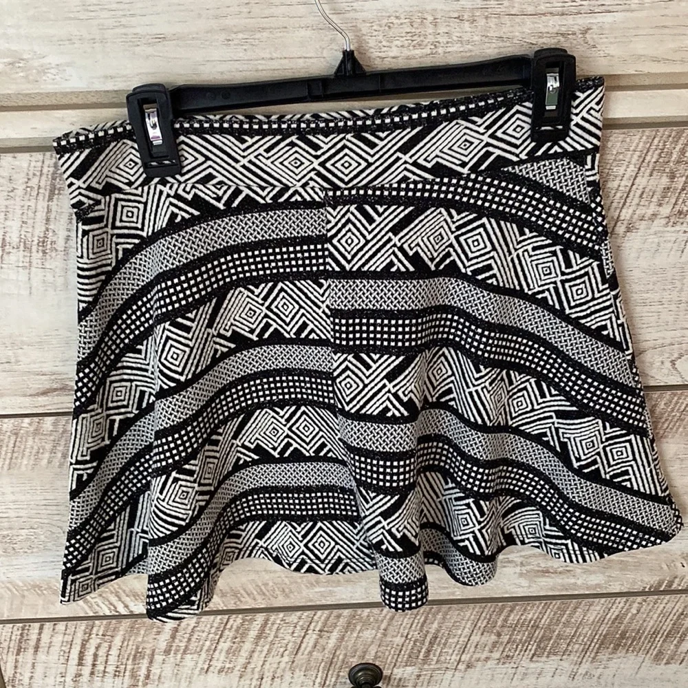Patterned skirt - Picture 2 of 8